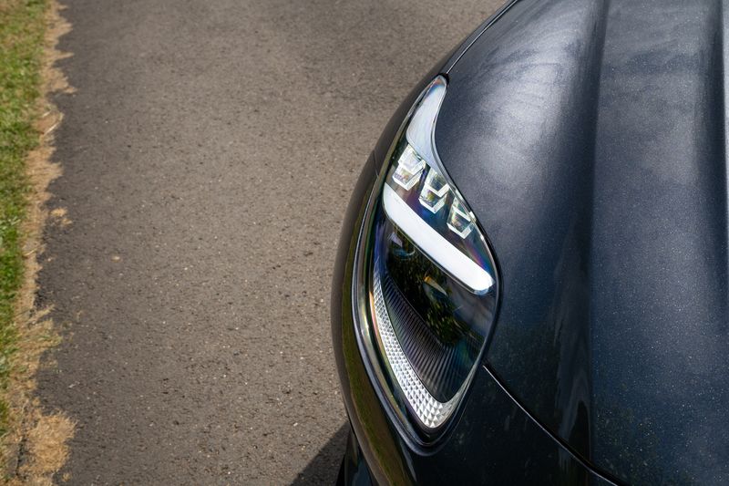 Aston Martin  DB12 Auto