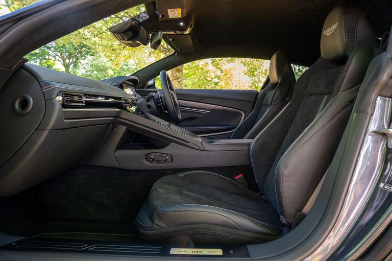 Aston Martin  DB12 Auto