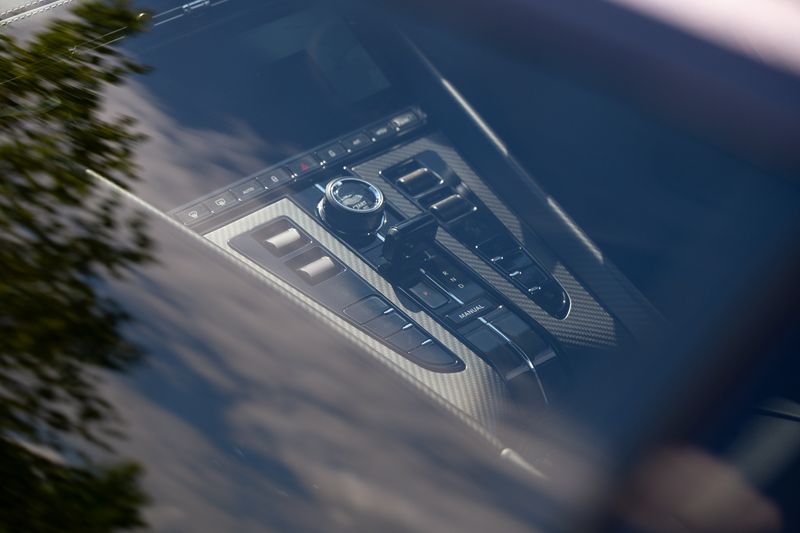 Aston Martin  DB12 Auto