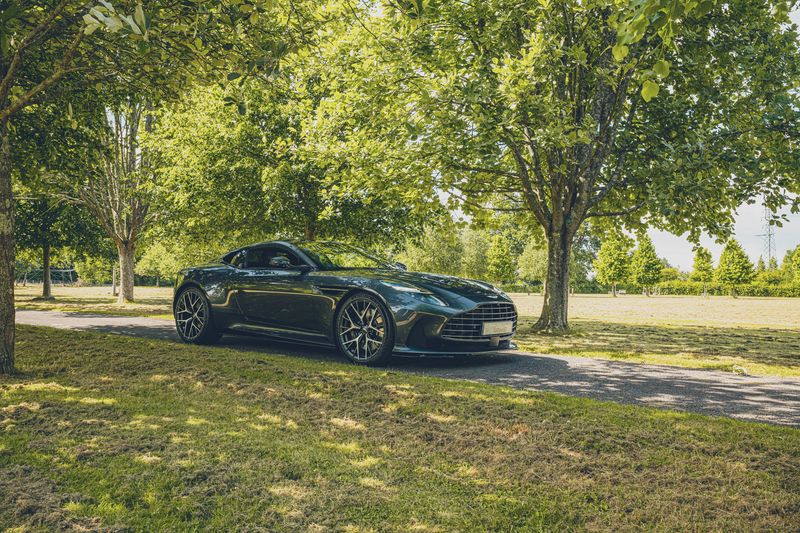 Aston Martin  DB12 Auto