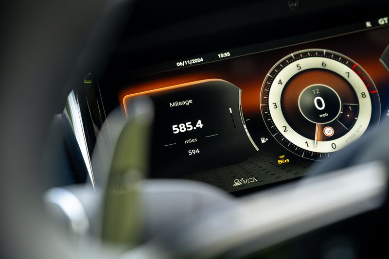 Aston Martin  DB12 Auto