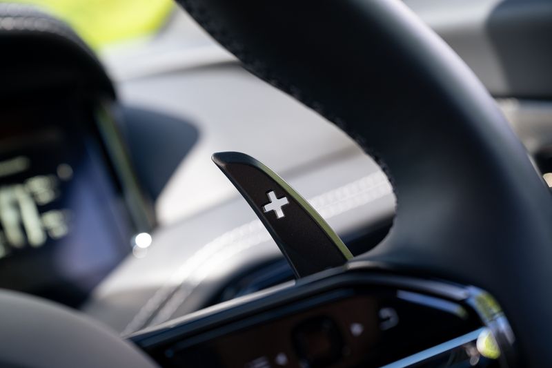 Aston Martin  DB12 Auto