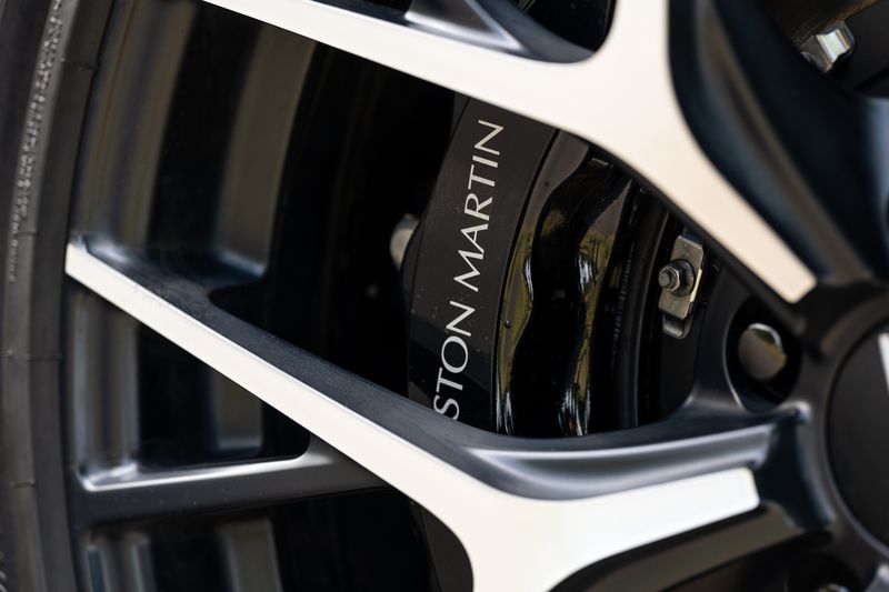 Aston Martin  DB12 Auto