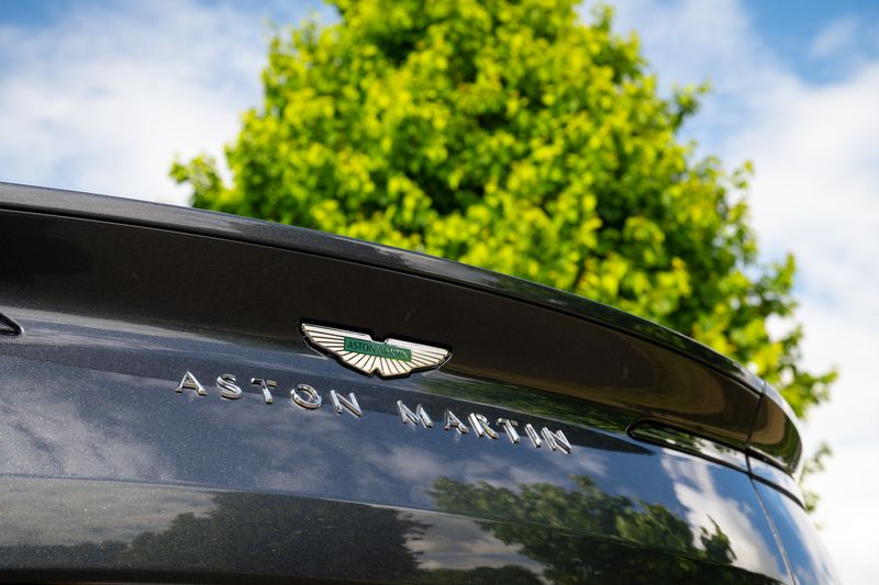 Aston Martin  DB12 Auto