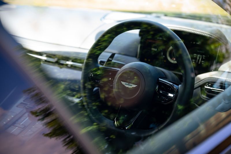 Aston Martin  DB12 Auto