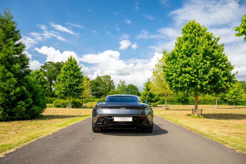 Aston Martin  DB12 Auto