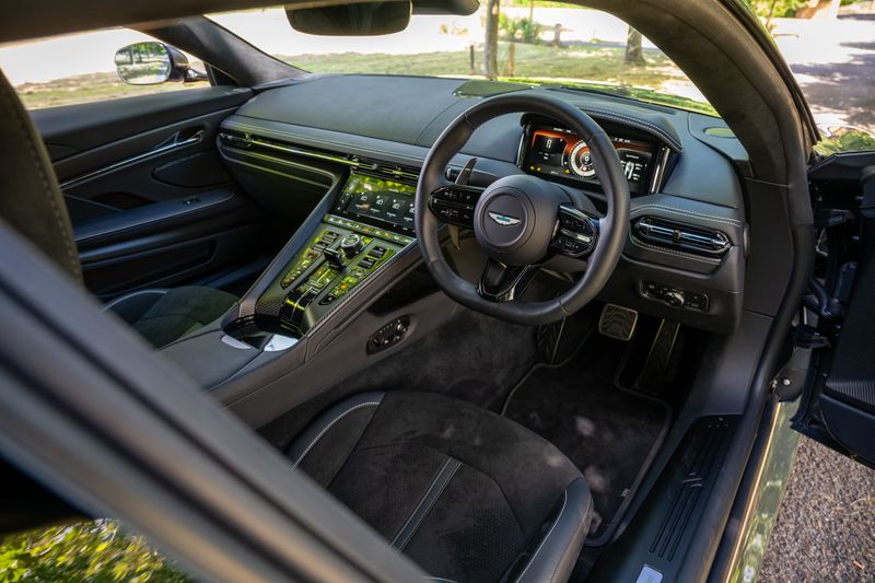 Aston Martin  DB12 Auto