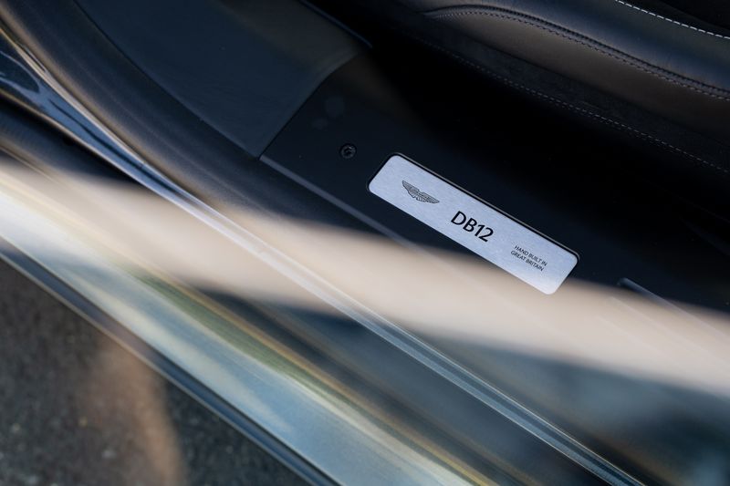 Aston Martin  DB12 Auto