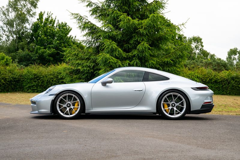 Porsche 911 (992) GT3 Touring