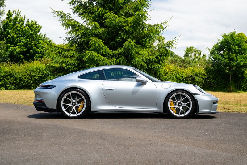 Porsche 911 (992) GT3 Touring