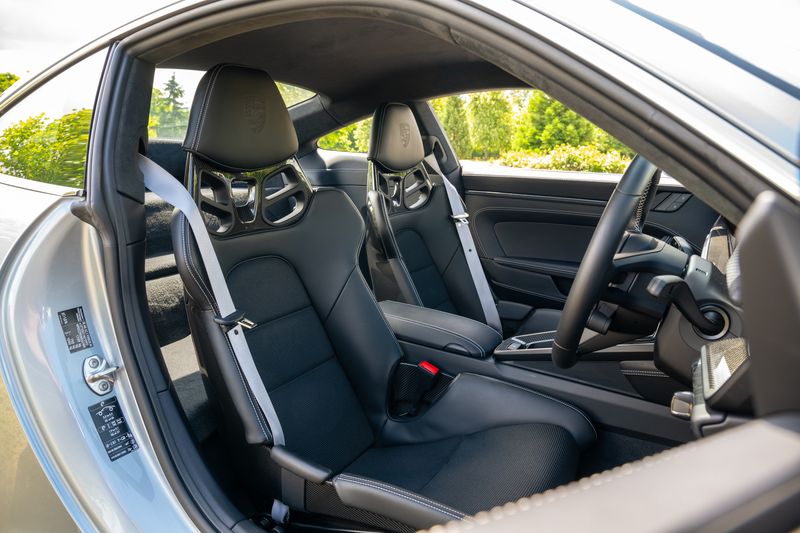 Porsche 911 (992) GT3 Touring