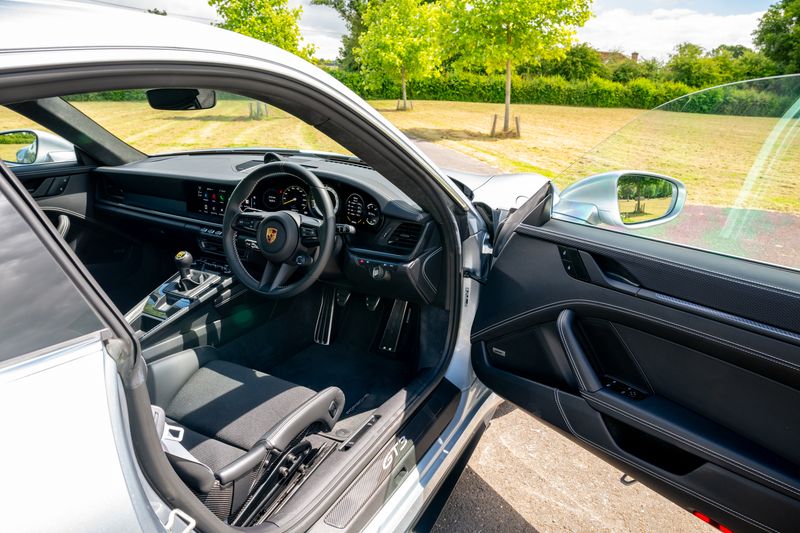 Porsche 911 (992) GT3 Touring