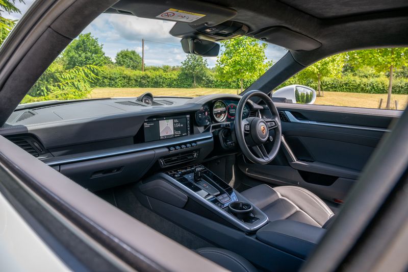 Porsche 911 (992) Carrera S PDK