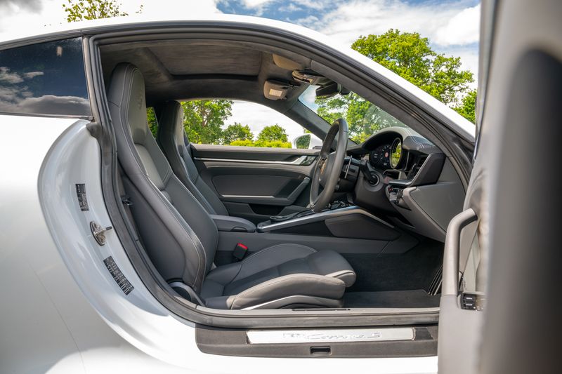 Porsche 911 (992) Carrera S PDK