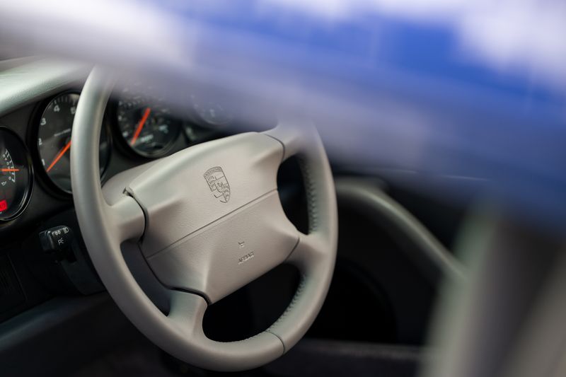 1995 Porsche 911 (993) Carrera 4