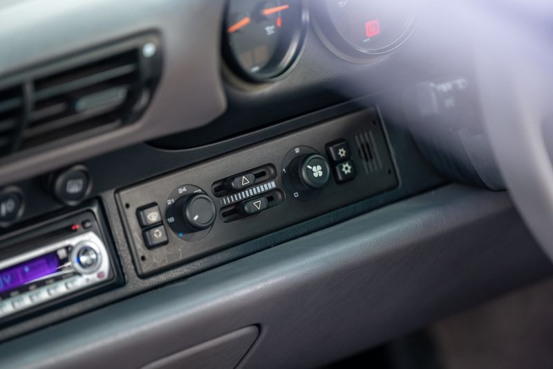 1995 Porsche 911 (993) Carrera 4