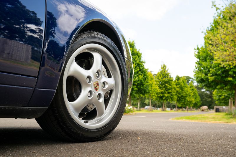 1995 Porsche 911 (993) Carrera 4