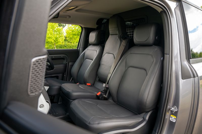 Landrover Defender 90 Commercial 3.0 D250 HSE VAT Q