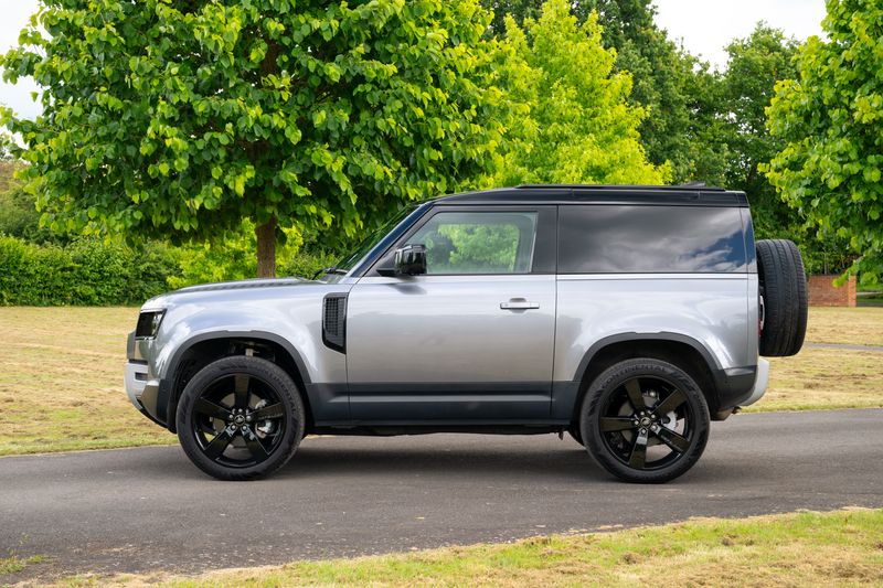 Landrover Defender 90 Commercial 3.0 D250 HSE VAT Q