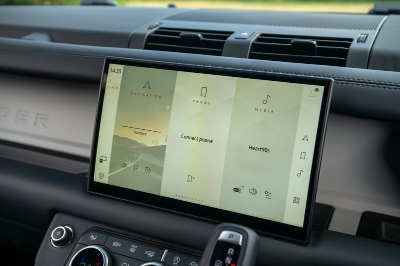 Landrover Defender 90 Commercial 3.0 D250 HSE VAT Q