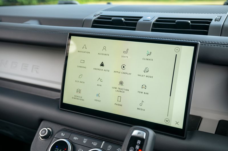 Landrover Defender 90 Commercial 3.0 D250 HSE VAT Q