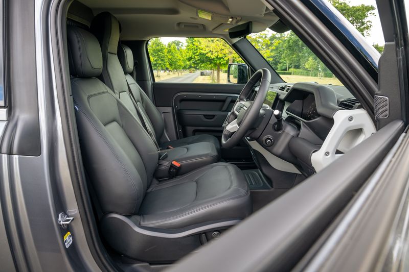 Landrover Defender 90 Commercial 3.0 D250 HSE VAT Q