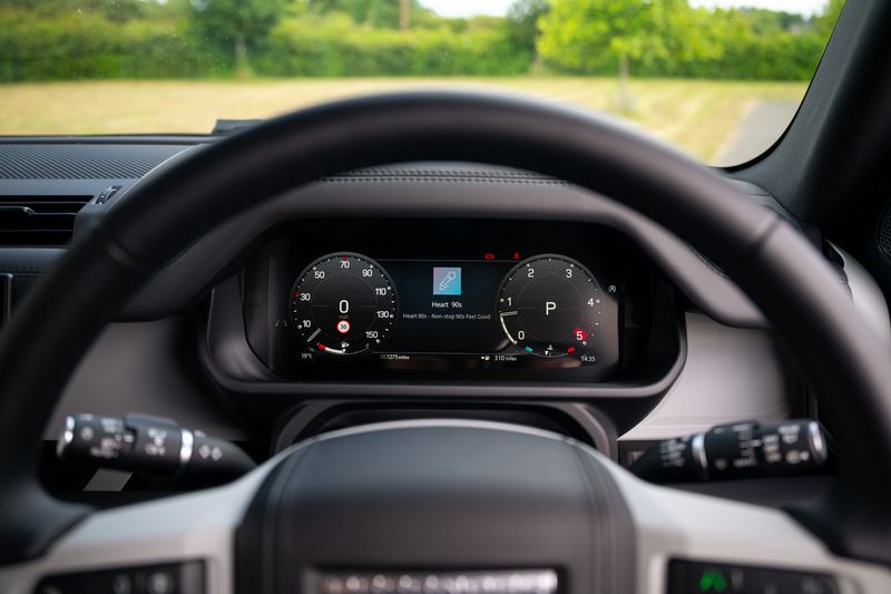 Landrover Defender 90 Commercial 3.0 D250 HSE VAT Q