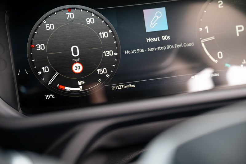 Landrover Defender 90 Commercial 3.0 D250 HSE VAT Q