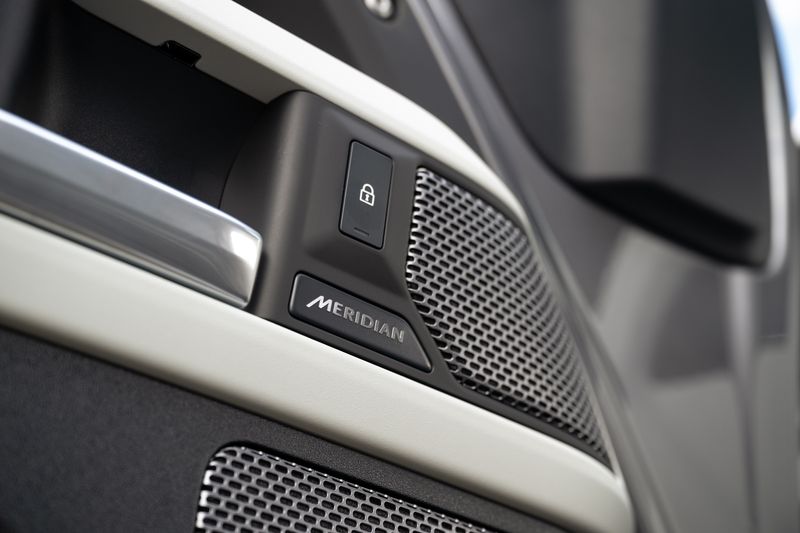 Landrover Defender 90 Commercial 3.0 D250 HSE VAT Q