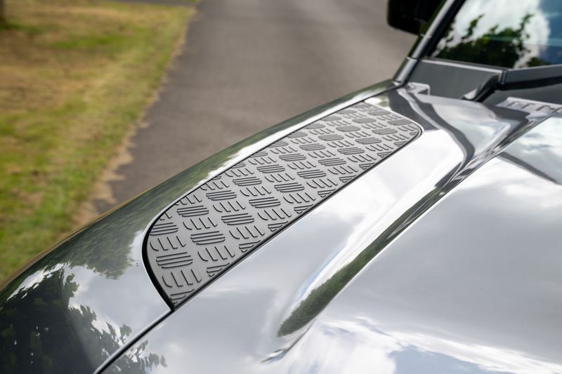 Landrover Defender 90 Commercial 3.0 D250 HSE VAT Q