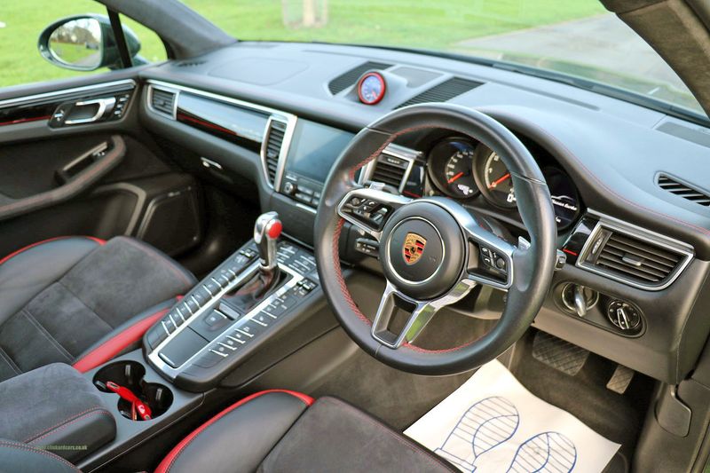 Porsche Macan Turbo Exclusive Performance - One Owner FPSH