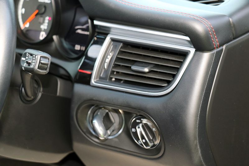 Porsche Macan Turbo Exclusive Performance - One Owner FPSH