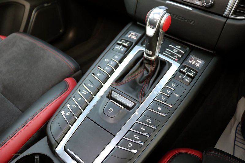 Porsche Macan Turbo Exclusive Performance - One Owner FPSH