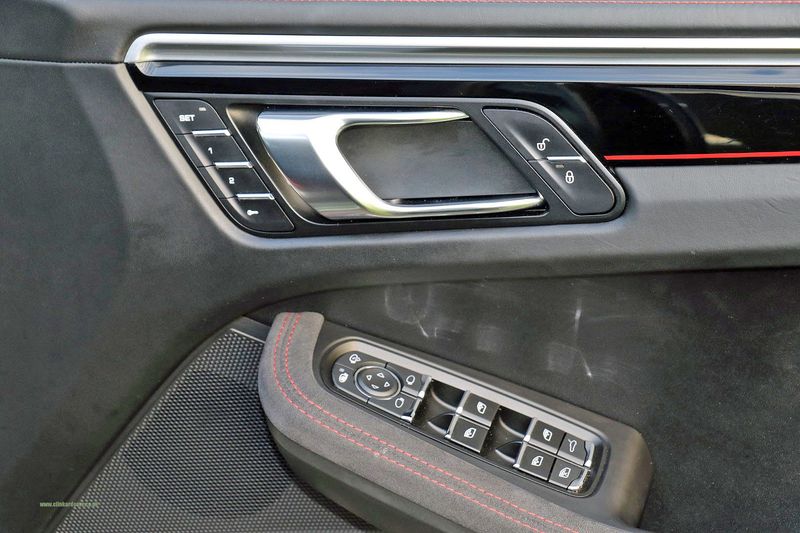 Porsche Macan Turbo Exclusive Performance - One Owner FPSH