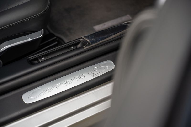 Porsche 911 (997.2) Carrera 4S Coupe (Manual)