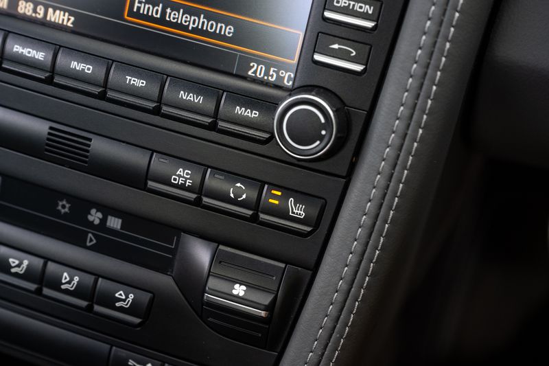 Porsche 911 (997.2) Carrera 4S Coupe (Manual)