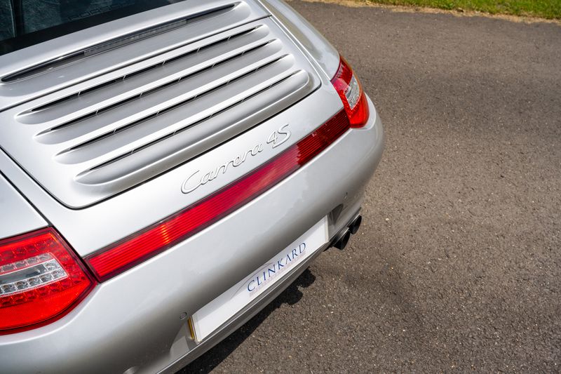 Porsche 911 (997.2) Carrera 4S Coupe (Manual)