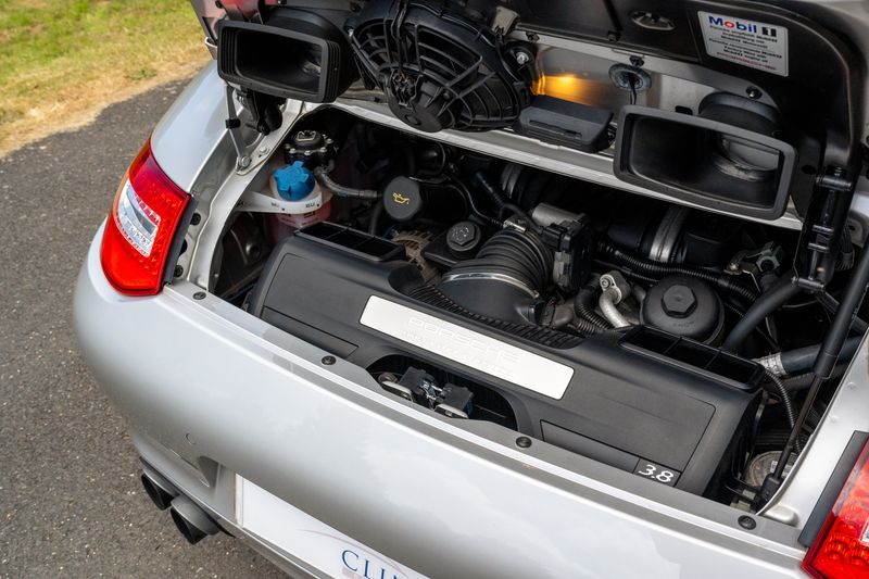 Porsche 911 (997.2) Carrera 4S Coupe (Manual)