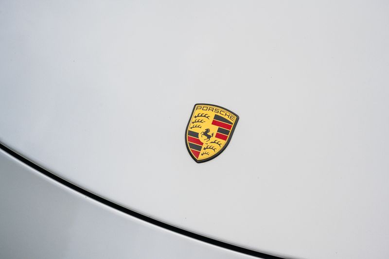 Porsche 911 (997.2) Carrera 4S Coupe (Manual)