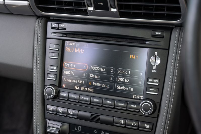 Porsche 911 (997.2) Carrera 4S Coupe (Manual)