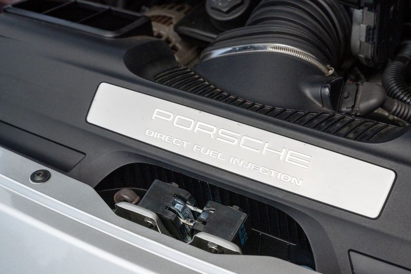 Porsche 911 (997.2) Carrera 4S Coupe (Manual)