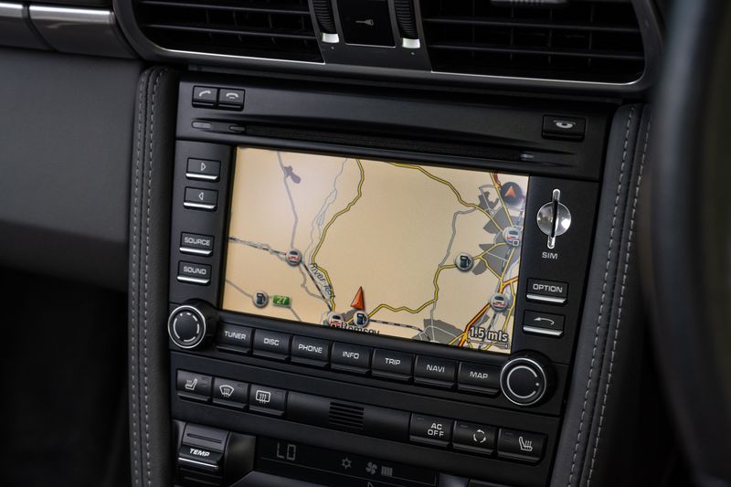 Porsche 911 (997.2) Carrera 4S Coupe (Manual)