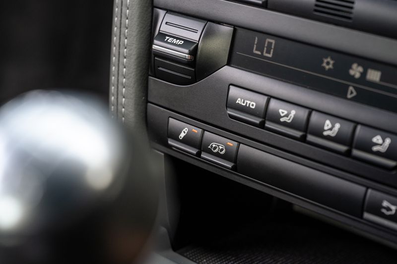 Porsche 911 (997.2) Carrera 4S Coupe (Manual)