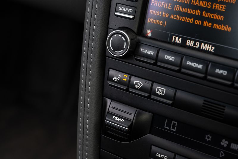 Porsche 911 (997.2) Carrera 4S Coupe (Manual)