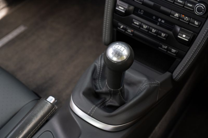 Porsche 911 (997.2) Carrera 4S Coupe (Manual)