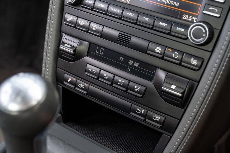 Porsche 911 (997.2) Carrera 4S Coupe (Manual)