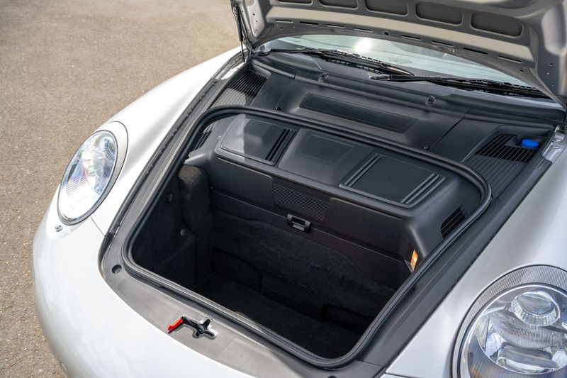 Porsche 911 (997.2) Carrera 4S Coupe (Manual)