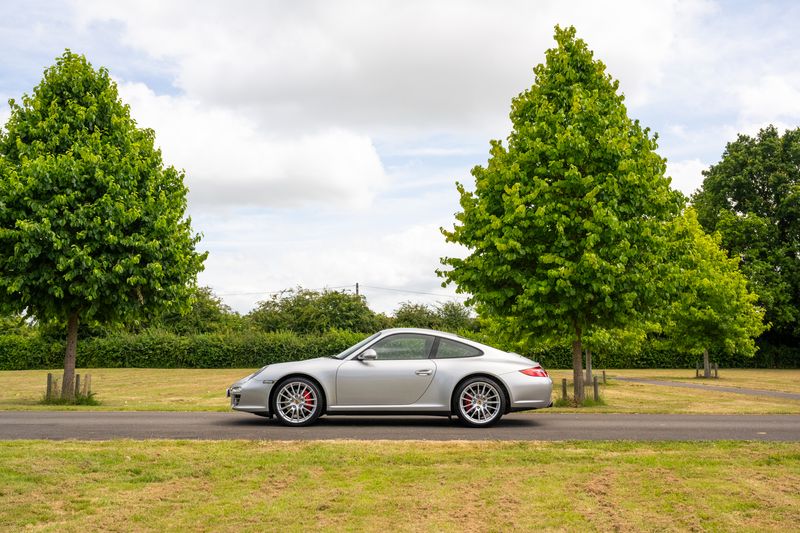 Porsche 911 (997.2) Carrera 4S Coupe (Manual)