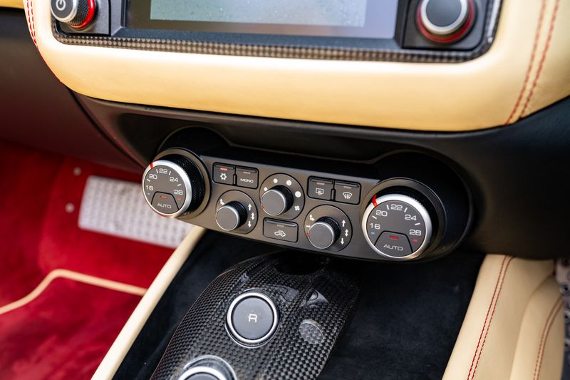 Ferrari California T V8 F1 DCT