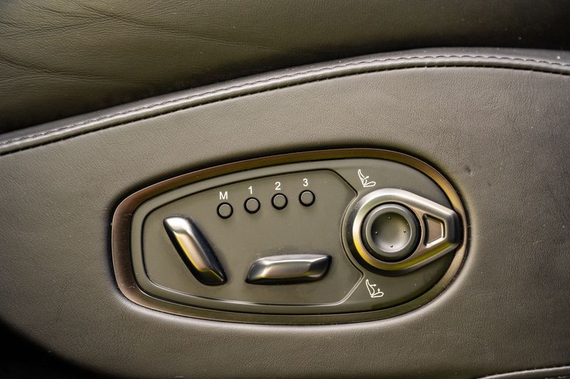 Aston Martin DBX 707 4.0 V8